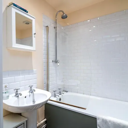 Guestready - Former Pub-Turned-One Bedroom Flat London Exterior photo