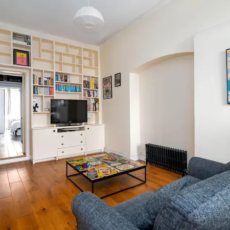 Guestready - Former Pub-Turned-One Bedroom Flat London Exterior photo